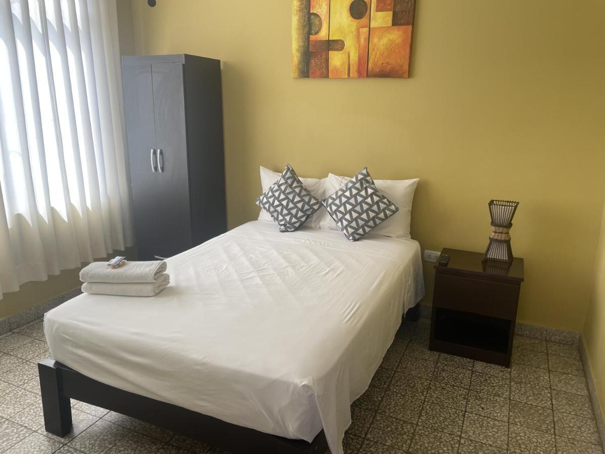 Hotel Calmelia 피우라 외부 사진